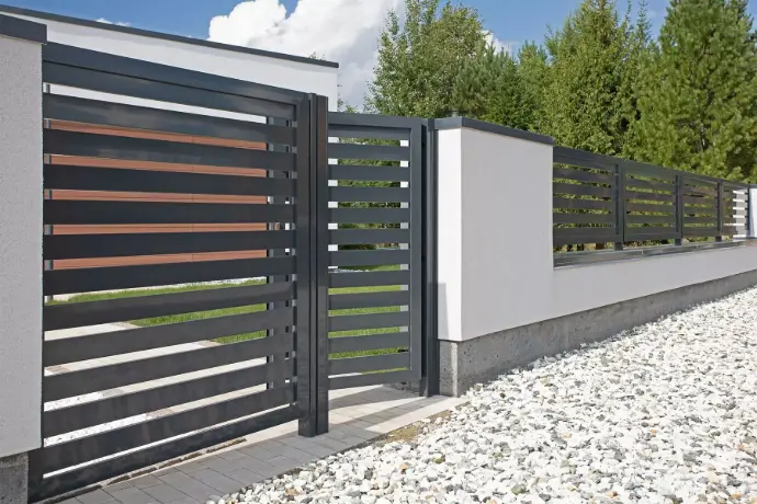 aluminium ograzdenie pereulok